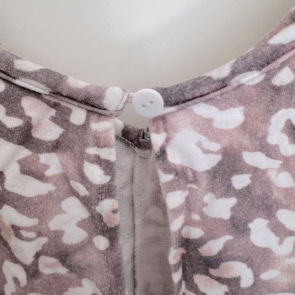 Priv Leopard print sleep Charlie romper in dusty pink/mauve - Picture 8 of 14